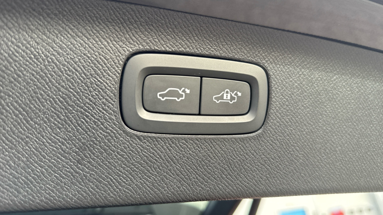 Volvo XC90 2.0 B5D [235] Plus Dark 5dr AWD Geartronic Diesel Estate